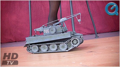 Lydia Z – Tank Crushingtvmov